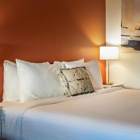 פנטיקטון Okanagan Lakefront Resort מראה חיצוני תמונה