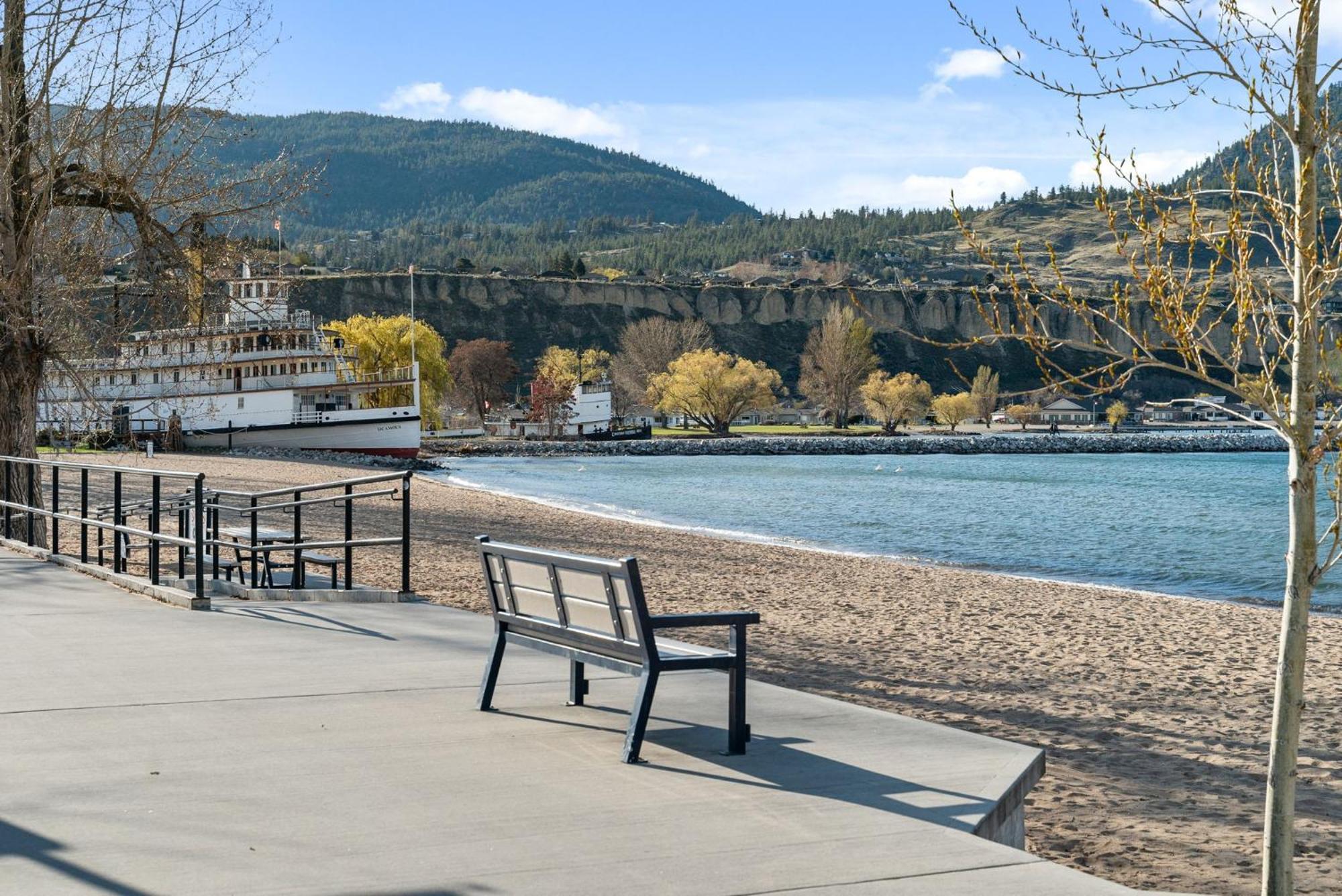פנטיקטון Okanagan Lakefront Resort מראה חיצוני תמונה